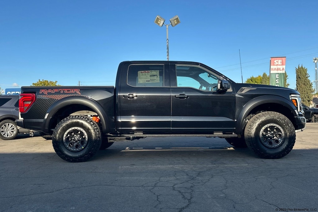 New 2025 Ford F-150 Raptor Raptor 4WD SuperCrew 5.5 Box
