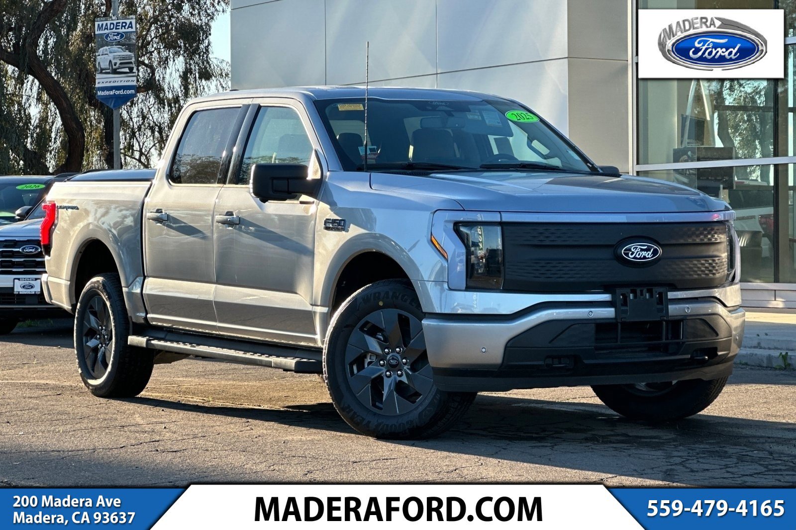 2025 Ford F-150 Lightning Flash's photo