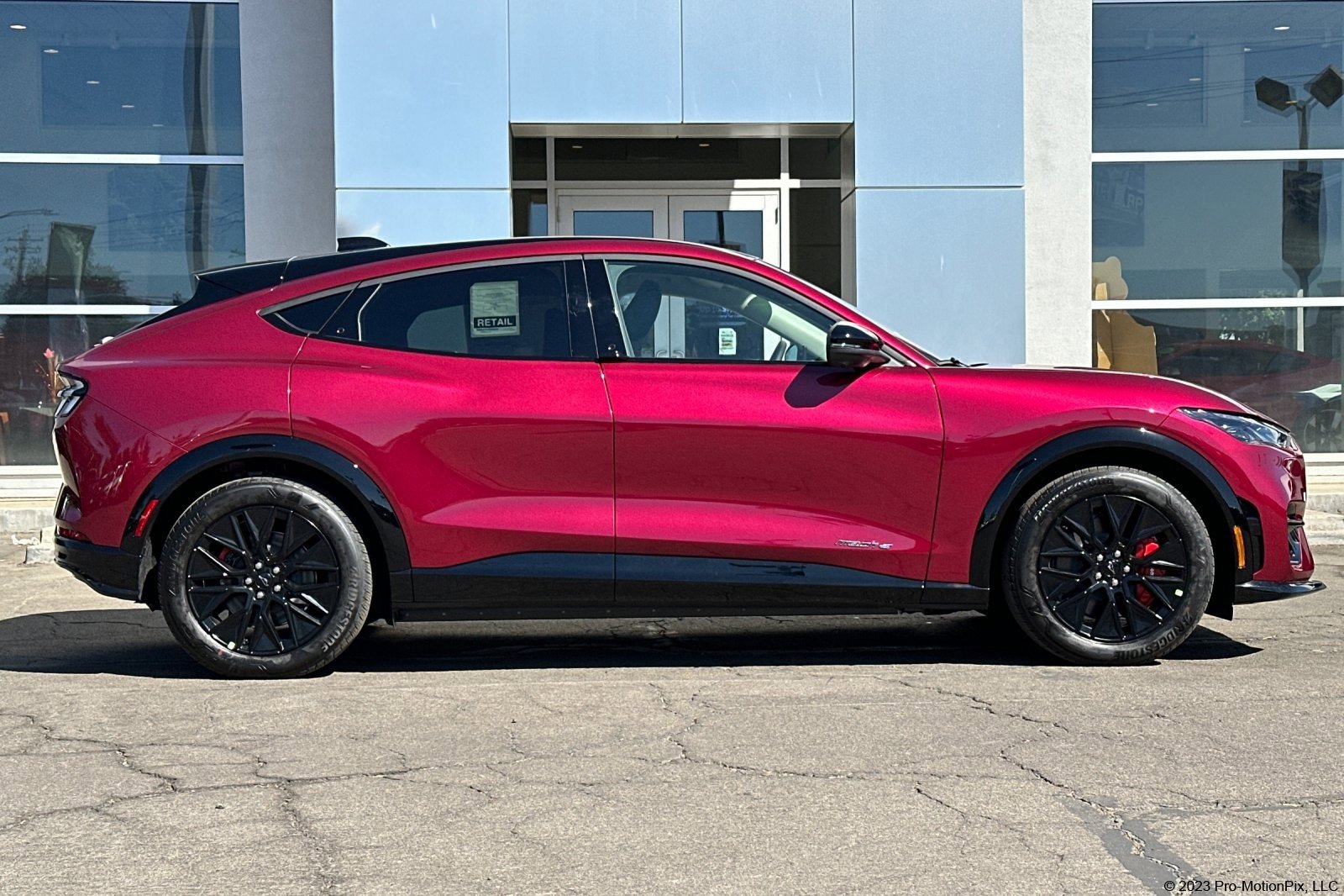 2025 Ford Mustang Mach-E Premium photo 3
