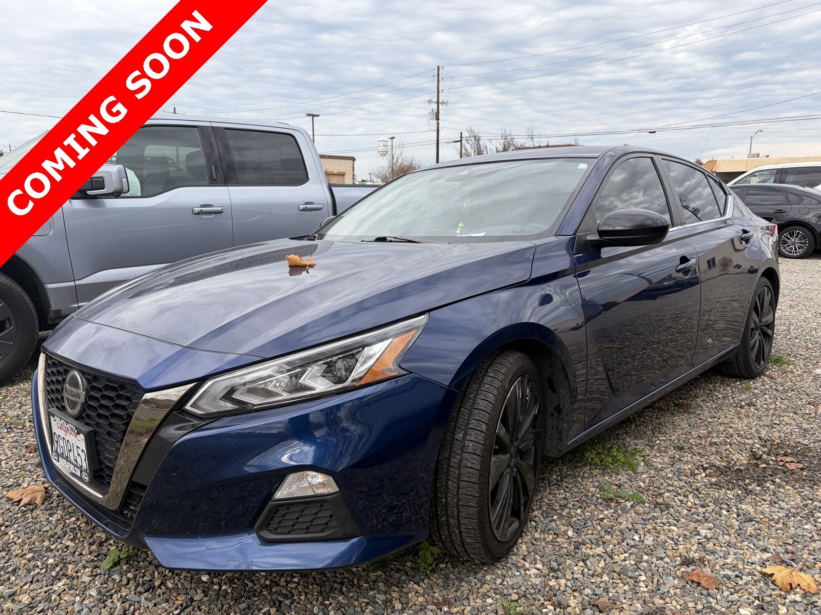 2022 Nissan Altima SR's photo