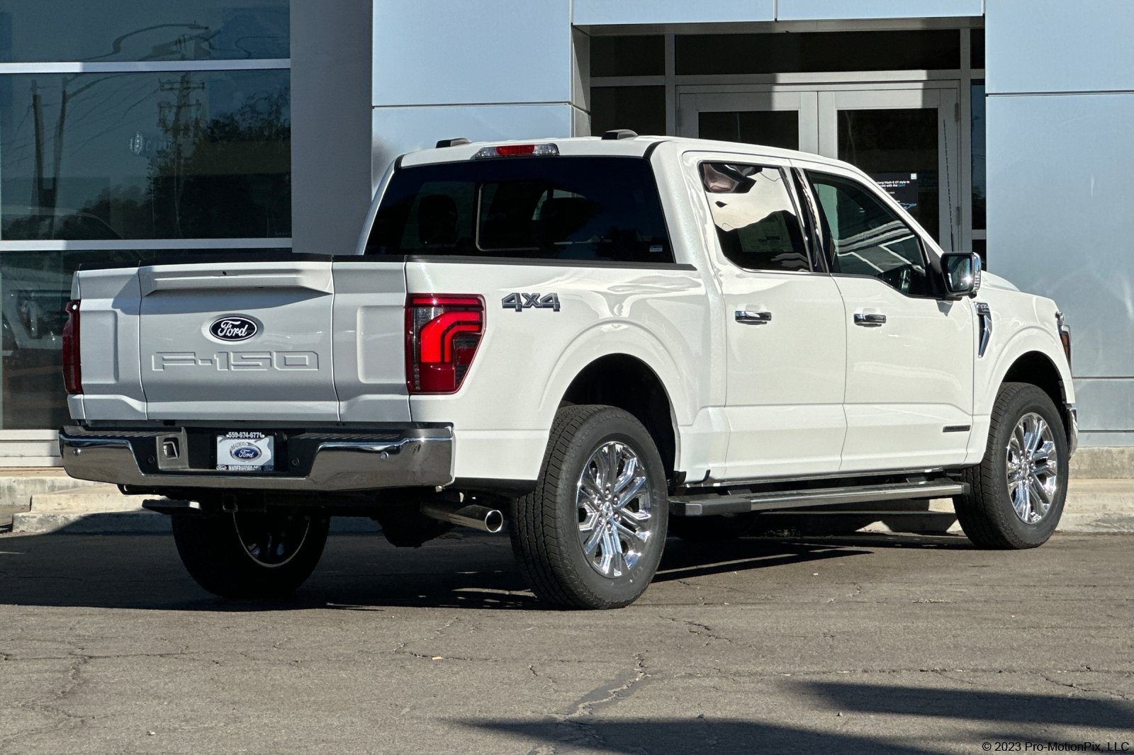 2025 Ford F-150 Lariat photo 4