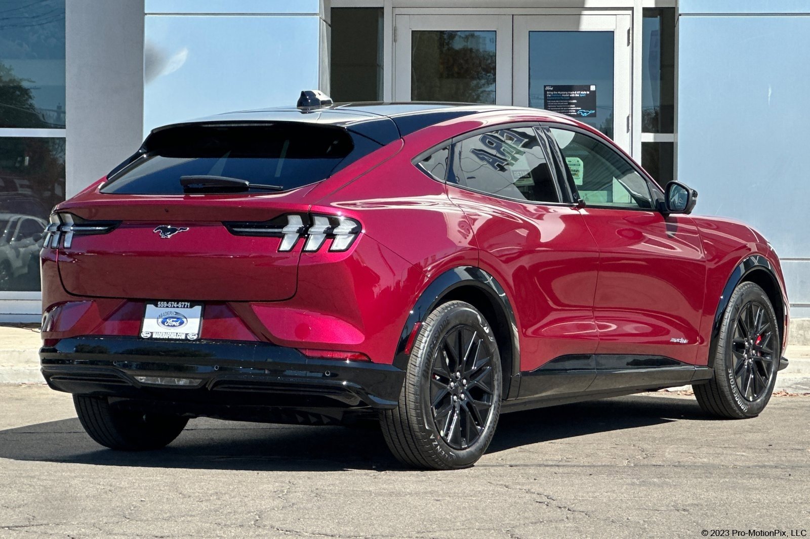 2025 Ford Mustang Mach-E Premium photo 4
