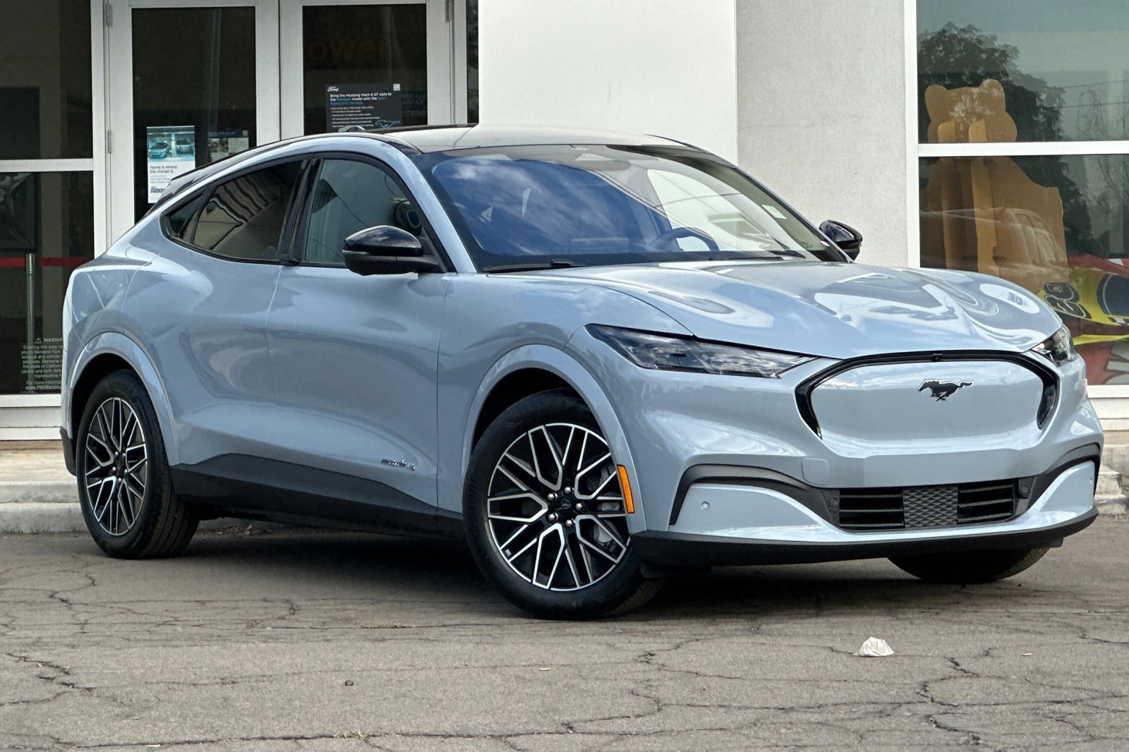 2025 Ford Mustang Mach-E Premium photo 2