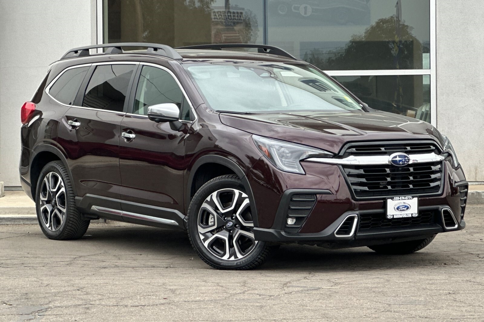 2023 Subaru Ascent Touring photo 2
