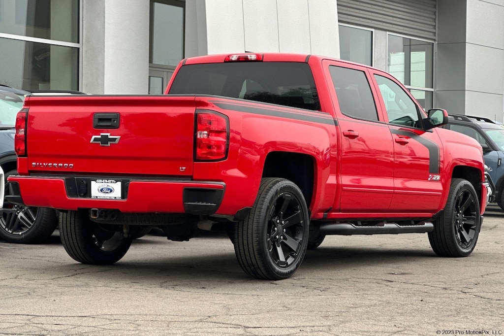 Used 2017 Chevrolet Silverado 1500 LT w/1LT Truck Crew Cab
