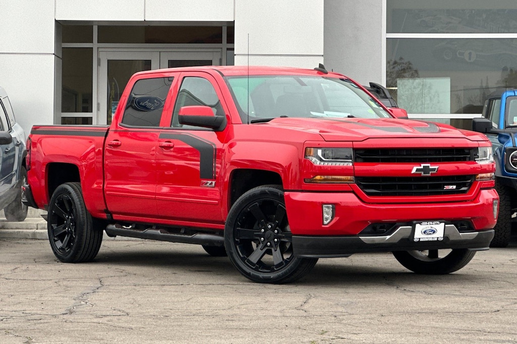 Used 2017 Chevrolet Silverado 1500 LT w/1LT Truck Crew Cab