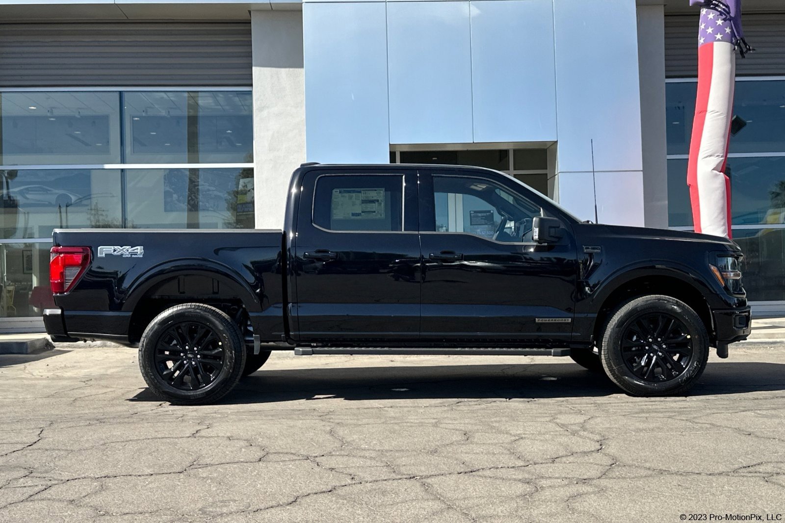 2025 Ford F-150 XLT photo 3