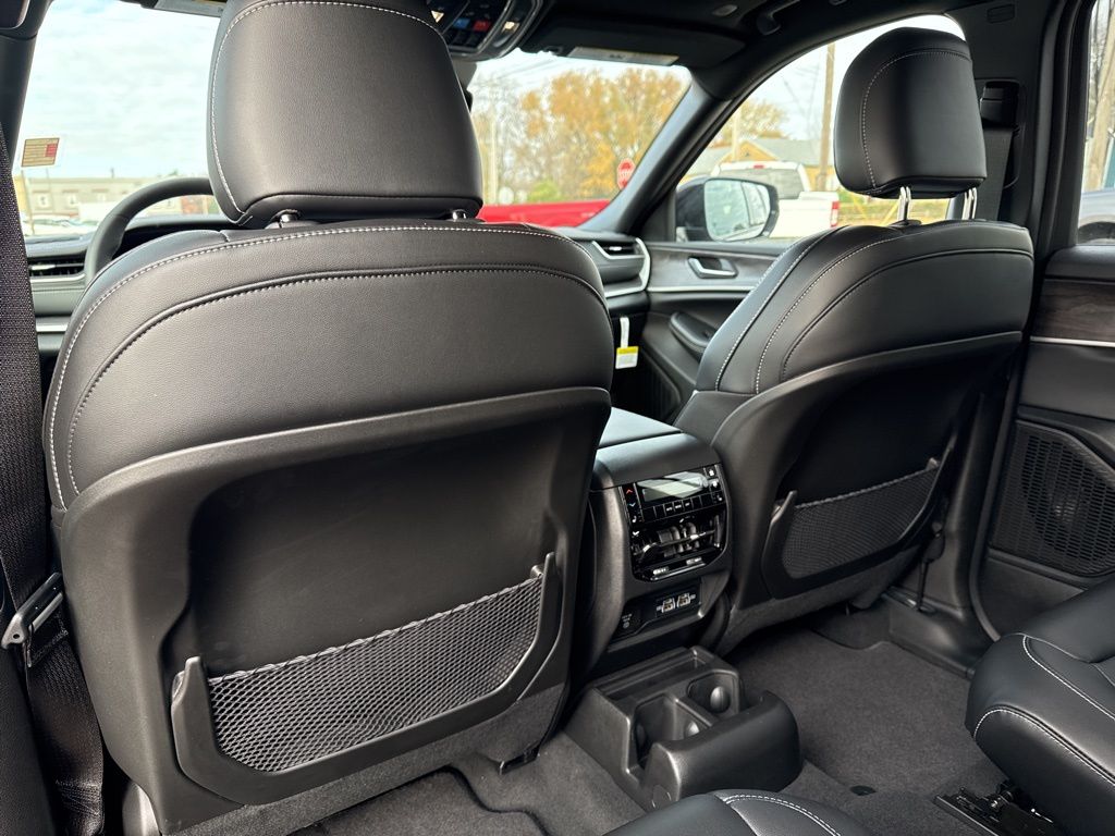2025 Jeep Grand Cherokee L Limited - Photo 16
