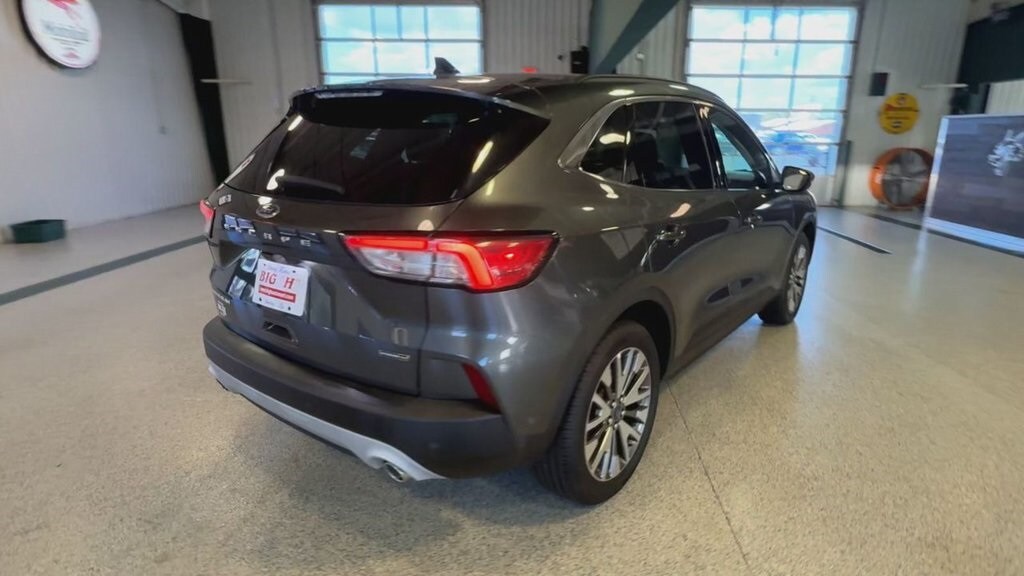 2020 Ford Escape Hybrid Titanium photo 3