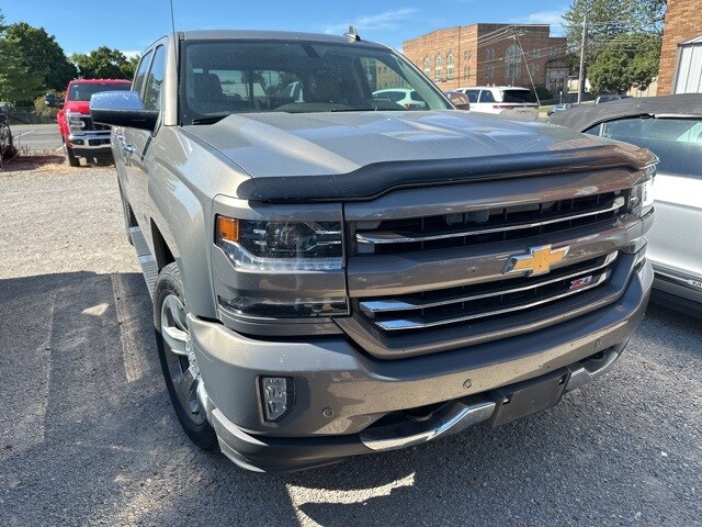 2017 Chevrolet Silverado 1500 LTZ photo 2