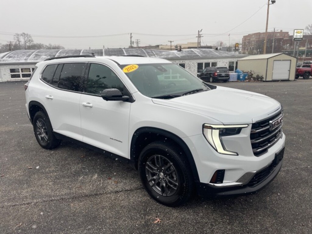 Used 2025 GMC Acadia Elevation SUV