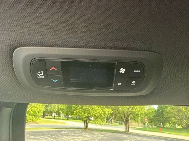 2026 Chrysler Pacifica Select - Photo 30