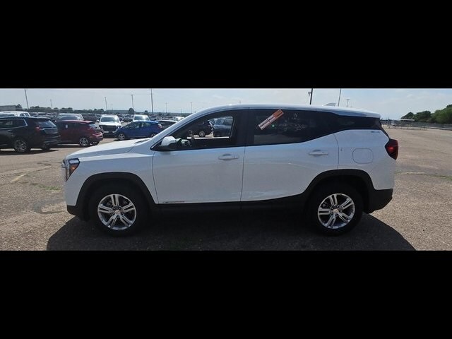 2024 Gmc Terrain SLE photo 2