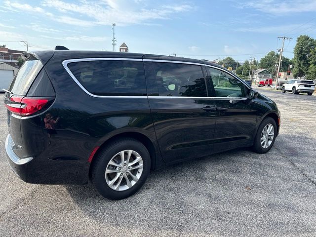 2026 Chrysler Pacifica Select - Photo 8