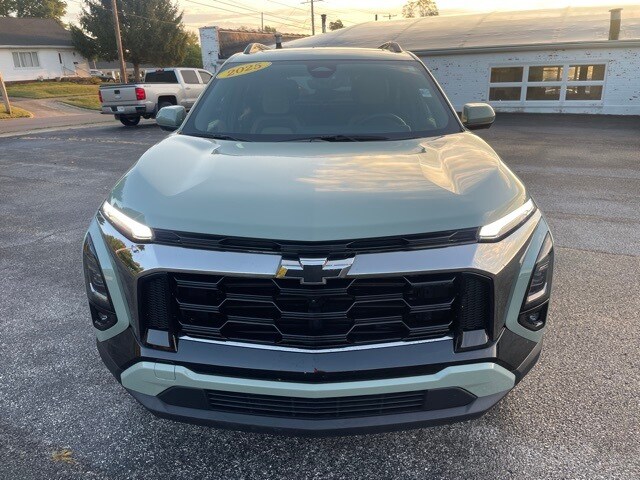 2025 Chevrolet Equinox ACTIV photo 2