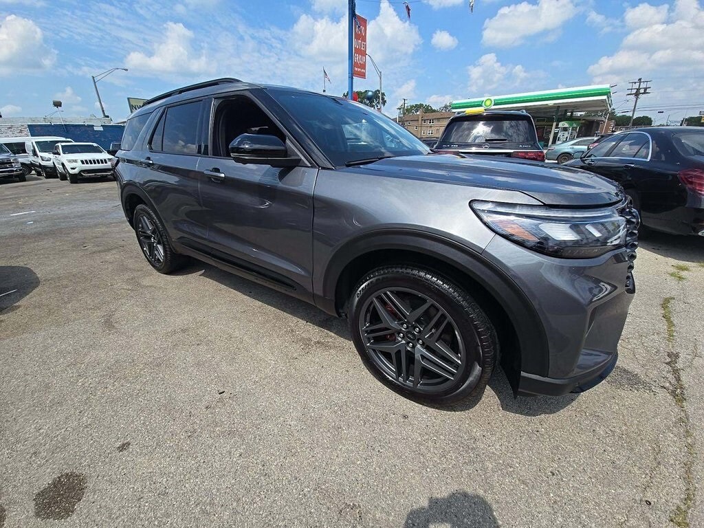 2025 Ford Explorer ST-Line photo 3