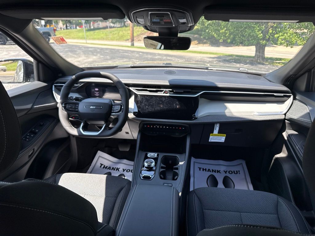 2026 Jeep Cherokee Laredo - Photo 11