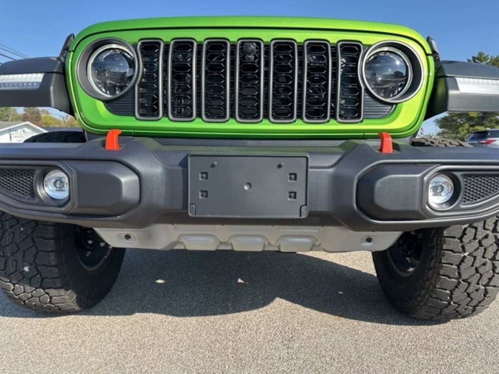 New 2025 Jeep Gladiator MOJAVE 4X4 Pickup