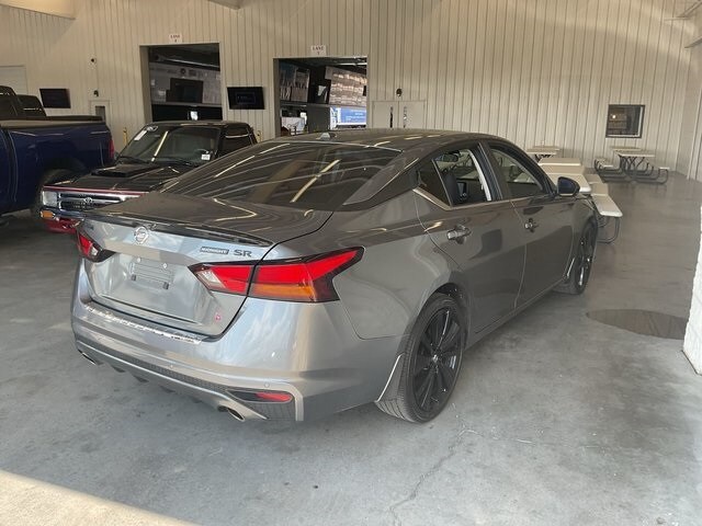 2022 Nissan Altima 2.5 SR photo 2