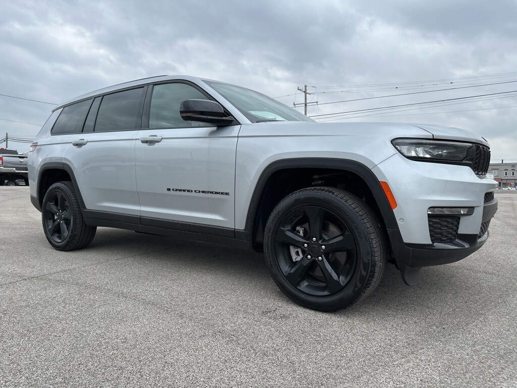 2025 Jeep Grand Cherokee Limited photo 4