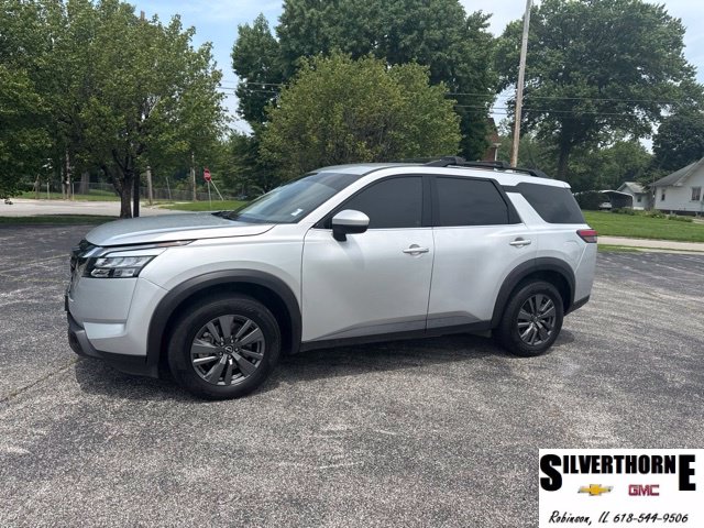 2023 Nissan Pathfinder SV