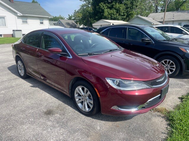 2017 Chrysler 200 Limited photo 2