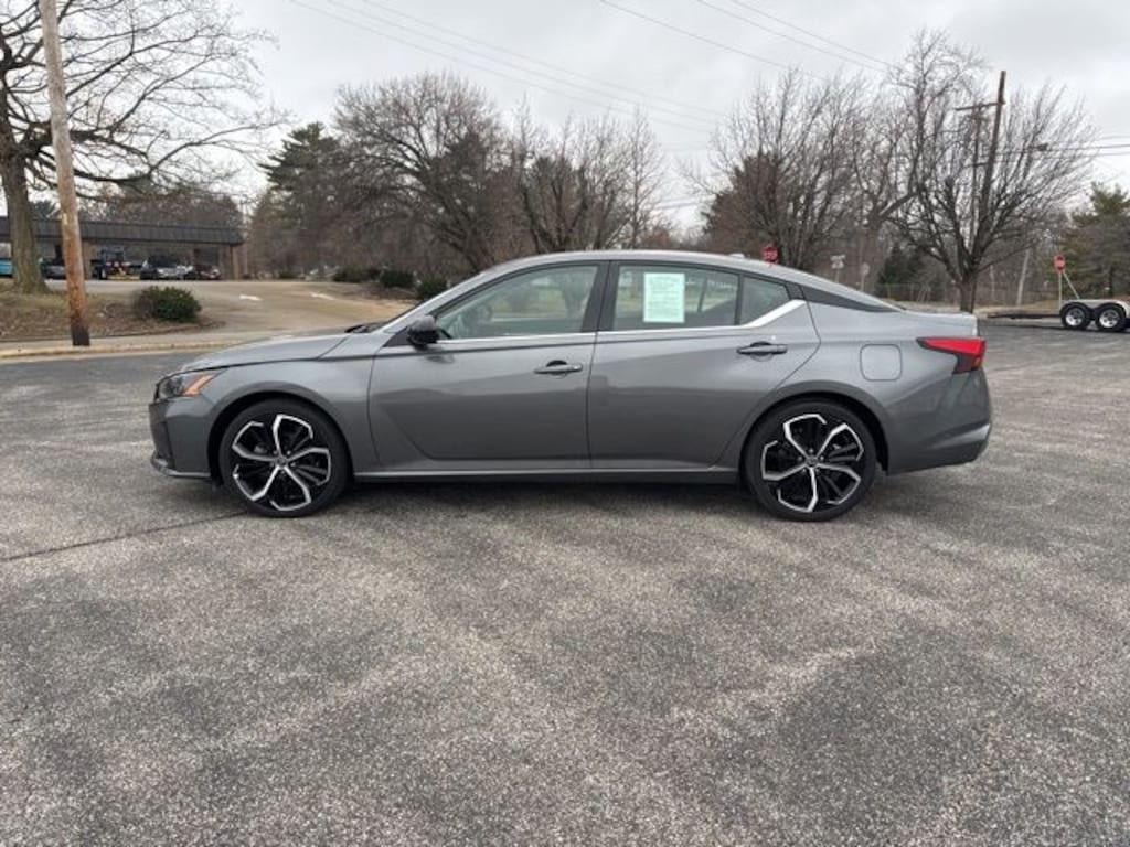 Used 2024 Nissan Altima 2.5 SR Sedan