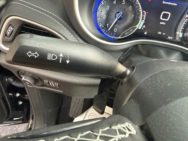 2026 Chrysler Pacifica Select - Photo 23
