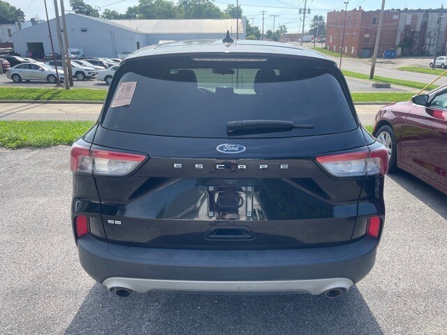 2020 Ford Escape SE photo 2