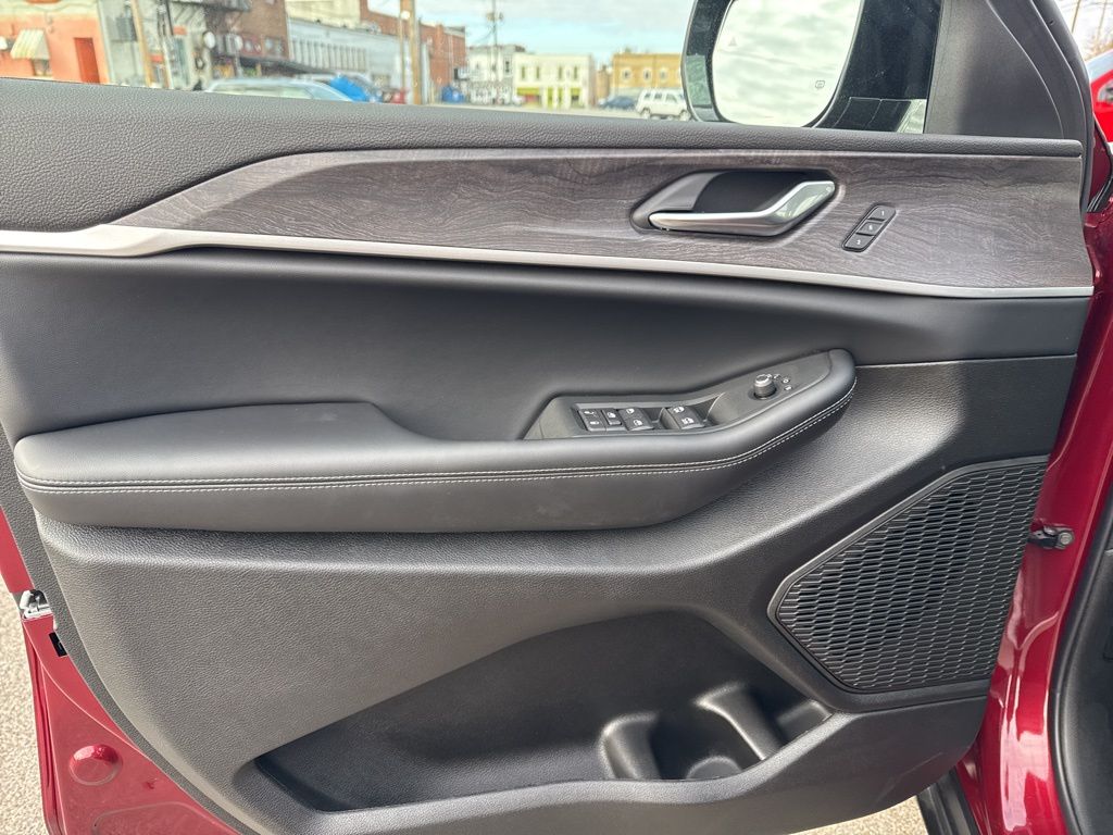2025 Jeep Grand Cherokee L Limited - Photo 17