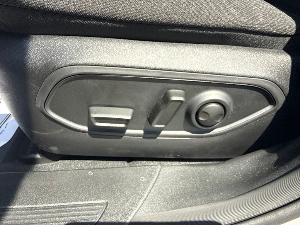 2026 Jeep Cherokee Laredo - Photo 12
