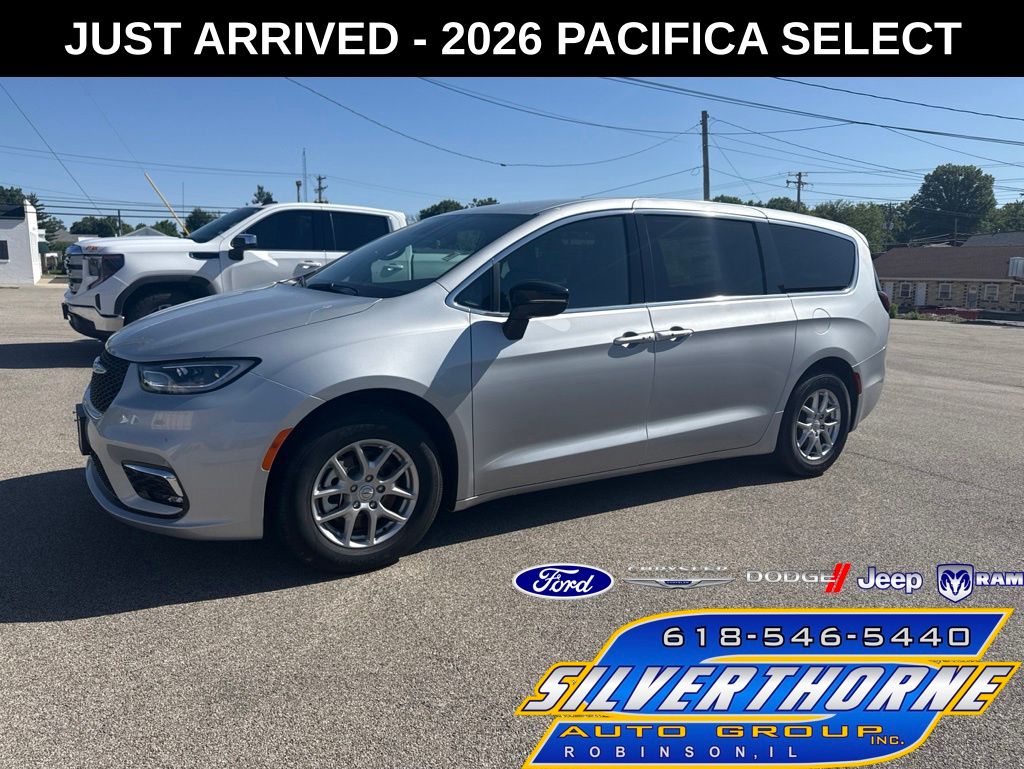 2026 Chrysler Pacifica Select's photo