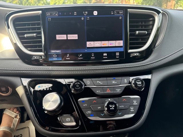 2026 Chrysler Pacifica Select - Photo 17