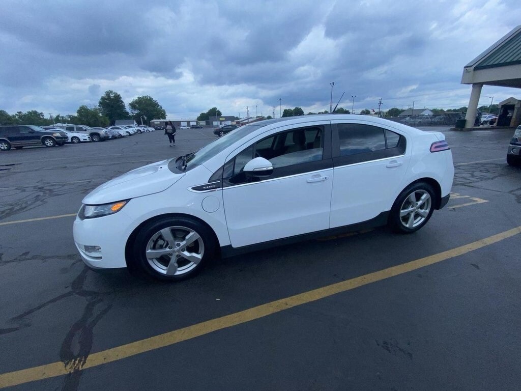 2012 Chevrolet Volt Base photo 2