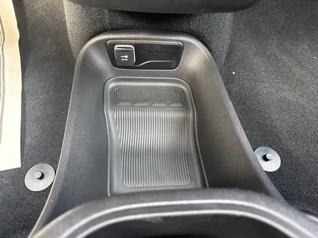 2026 Chrysler Pacifica Select - Photo 18