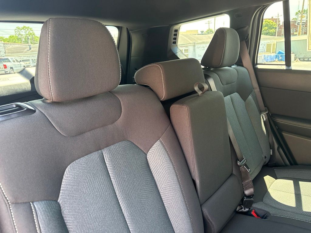2026 Jeep Cherokee Laredo - Photo 9