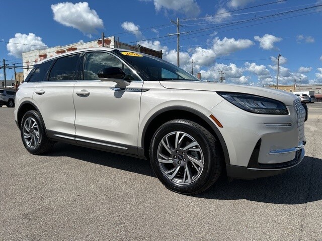 2024 Lincoln Corsair Premiere photo 3