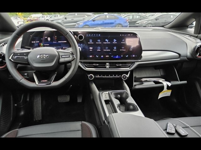 2025 Chevrolet Equinox EV 1LT photo 3