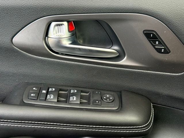 2026 Chrysler Pacifica Select - Photo 25