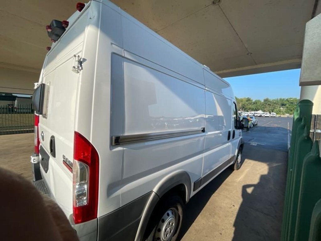 2018 Ram ProMaster 1500 Base Cargo Van photo 3