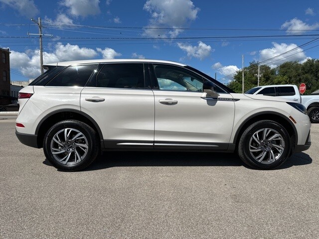 2024 Lincoln Corsair Premiere photo 4