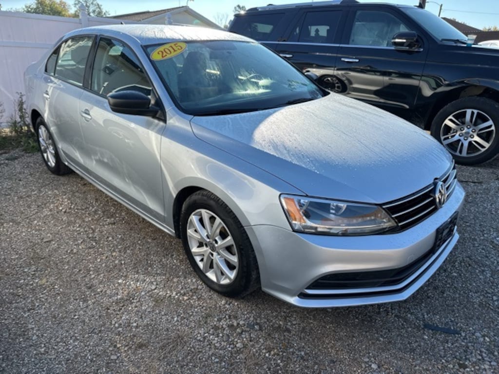 Used 2015 Volkswagen Jetta 1.8T SE w/ Connectivity/Navigation Sedan