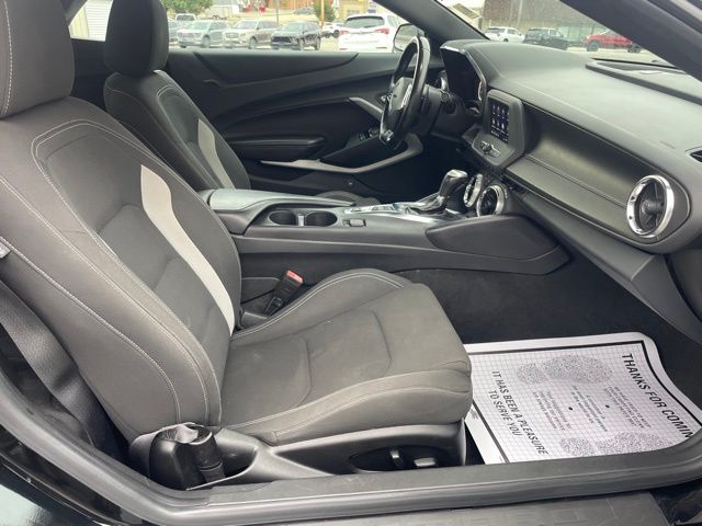2023 Chevrolet Camaro 1LT - Photo 32
