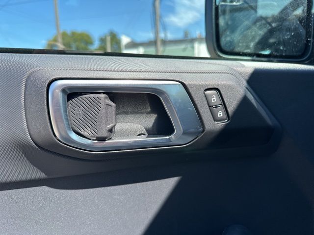 2025 Ford Bronco 4-Door Base - Photo 16