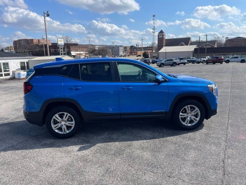 Used 2024 GMC Terrain SLE SUV