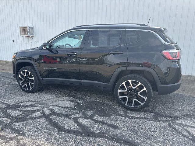Used 2018 Jeep Compass Limited with VIN 3C4NJDCB5JT336819 for sale in Robinson, IL