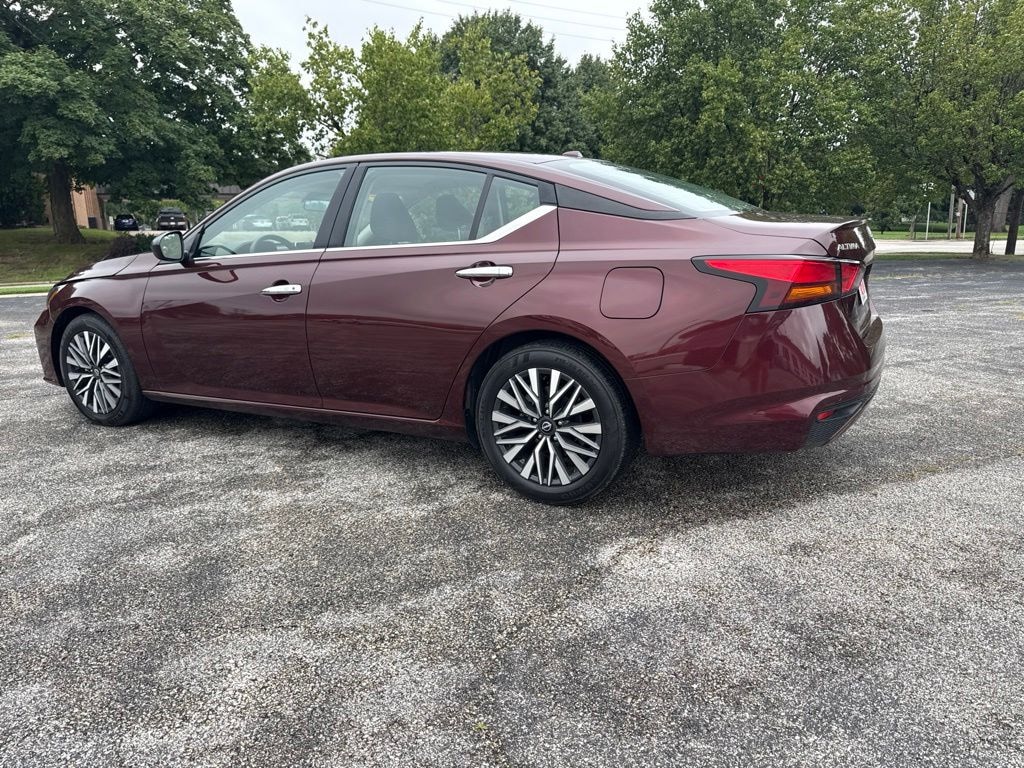 Used 2025 Nissan Altima 2.5 SV Sedan