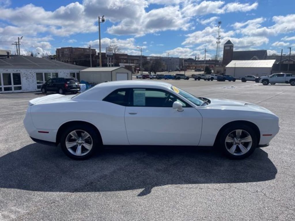 Used 2022 Dodge Challenger SXT Coupe