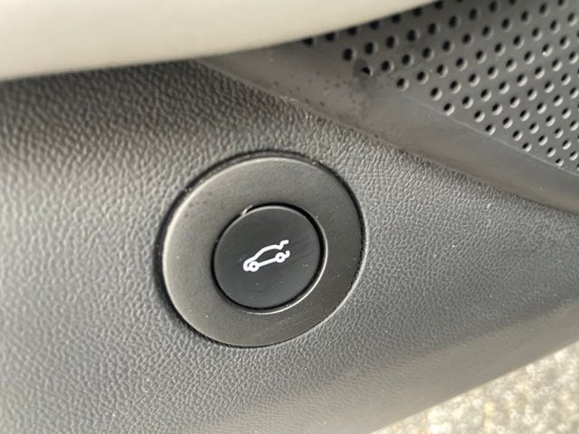 2023 Chevrolet Camaro 1LT - Photo 10