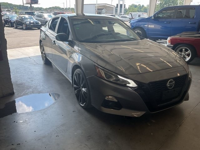 2022 Nissan Altima 2.5 SR photo 3